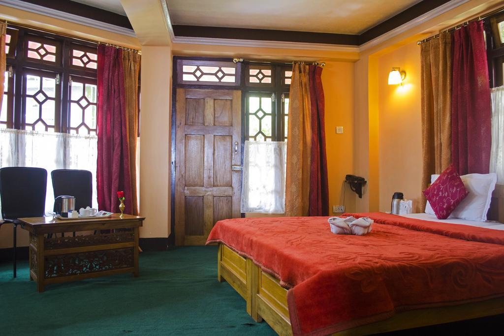 Hill Crown Retreat Hotel Darjeeling  Buitenkant foto